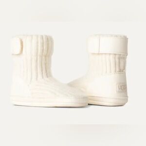 NEW UGG SKYLAR CREAM PULL ON BOOTIES SLIPPERS UNISEX BABY SZ M 12-18 MONTHS GIFT